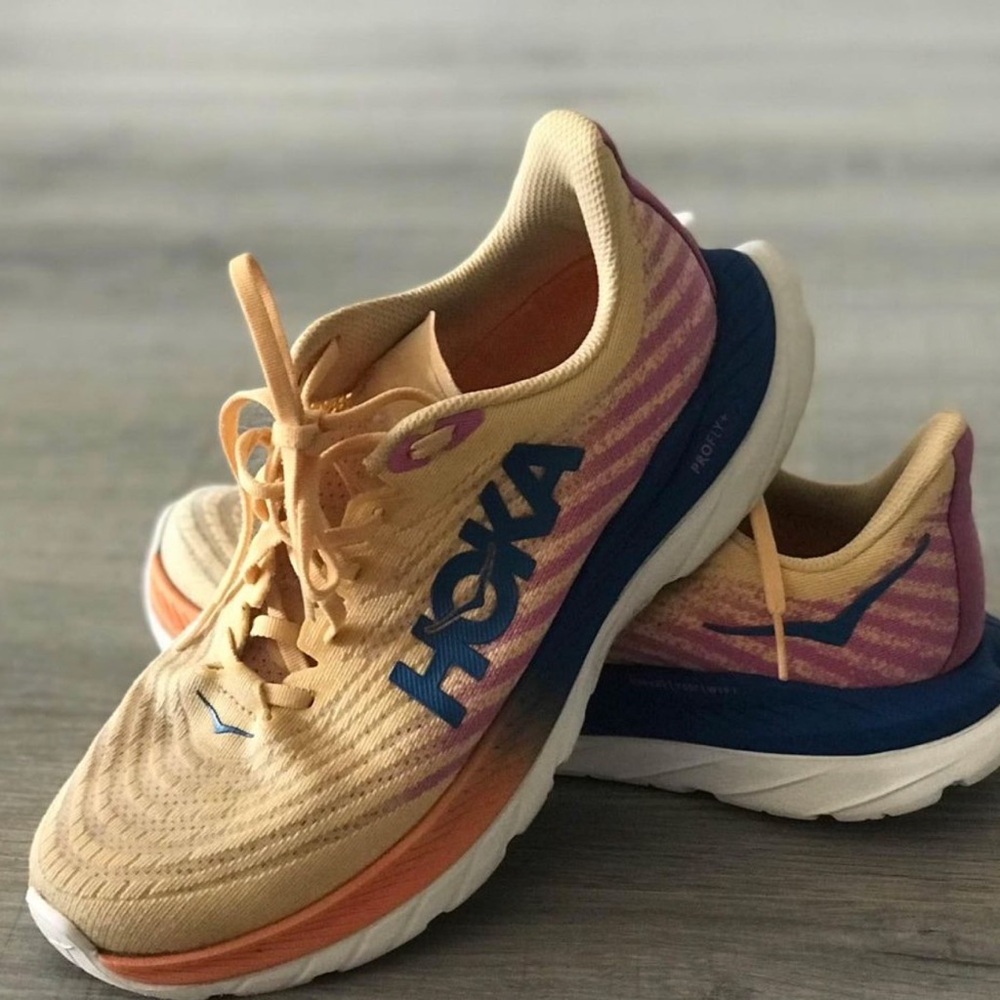 HOKA profly